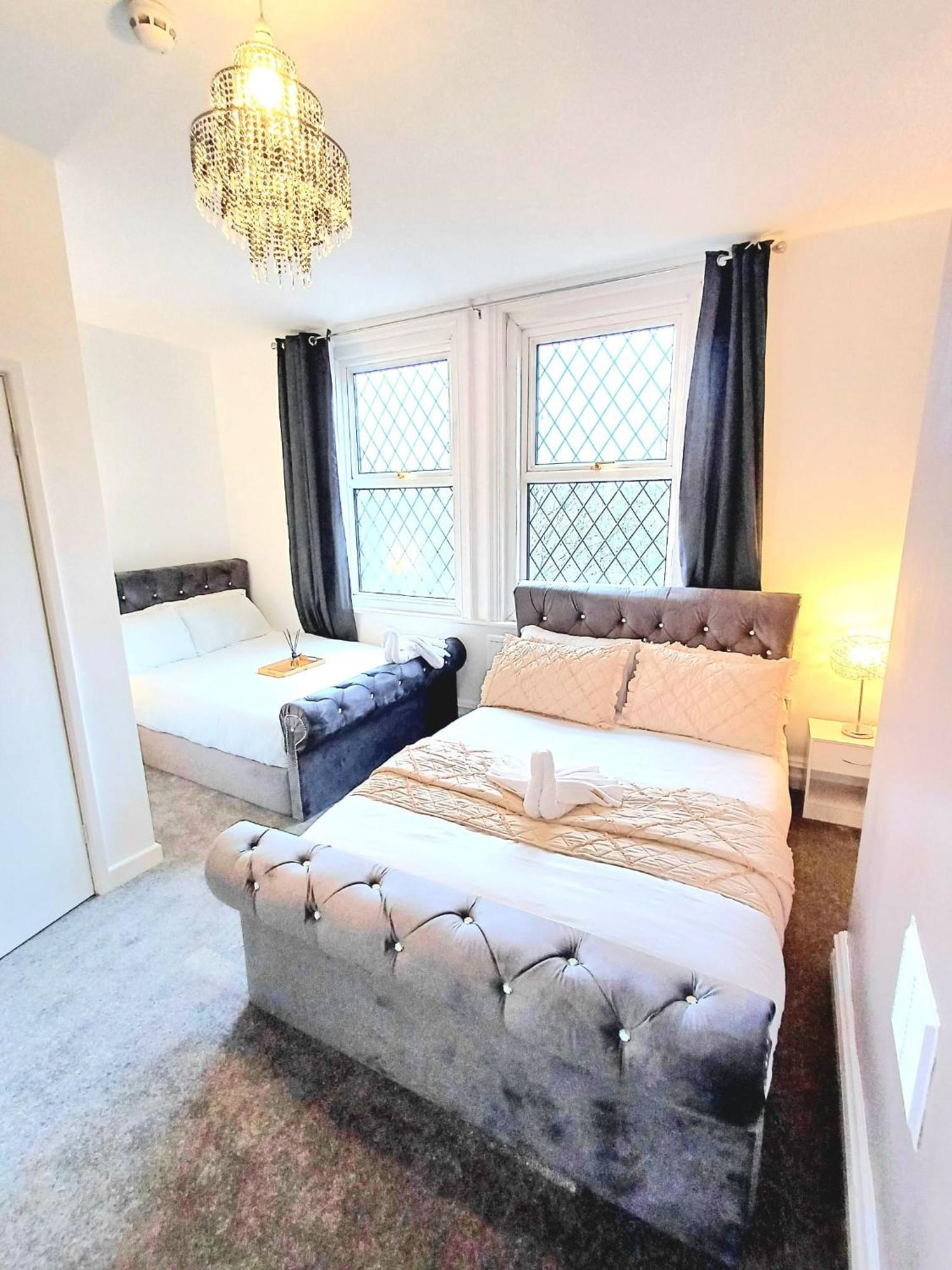 Home In Woodhouse, Leeds Leeds  Esterno foto